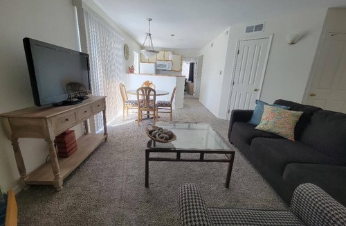 Englewood Condo | Greenwood Village Condo - Your Home Away from Home!