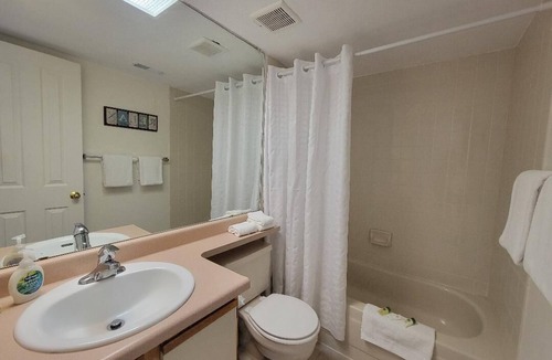 Englewood Condo | Greenwood Village Condo - Your Home Away from Home!