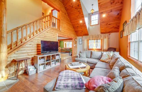 Brantingham House | Greig Getaway Near Brantingham Lake and Ski Resort