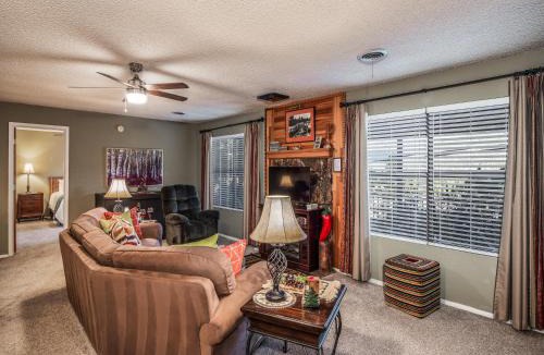 Ruidoso House | Groovy View