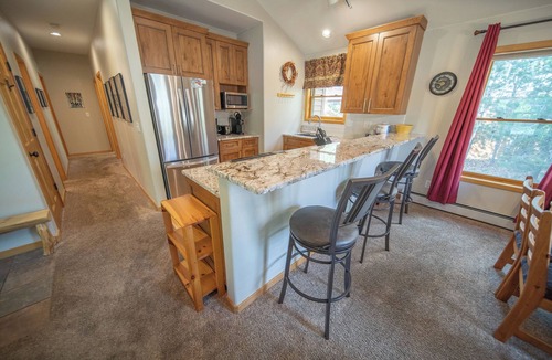 Mountain House House | Ground-floor unit with private garage