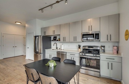 The Gulch Condo | Gulch Apt: Pet-Friendly Home with Gym, Garage
