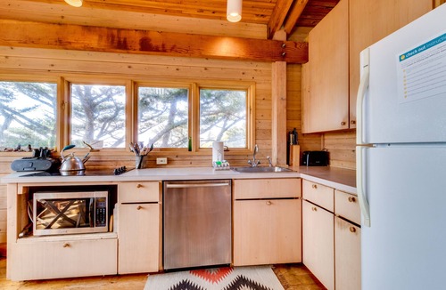 Oceanside House | Hand-Built Gem with Two Large Decks and Incredible Views - 1/4 Mile to the Beach