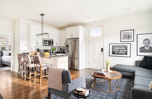 South Nashville House | Hart Suite 3 by AvantStay Gorgeous Town House w/ Modern Amenities in Nashville!