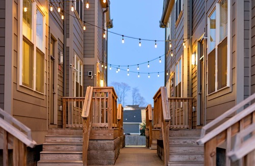 South Nashville House | Hart Suite 13 by AvantStay Gorgeous Town House w/ Modern Amenities in Nashville!