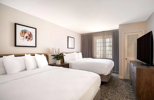 Acres Green Hotel | Hassle-free Stay! w/Outdoor Pool, Free Breakfast, Unit w/Full Kitchen!
