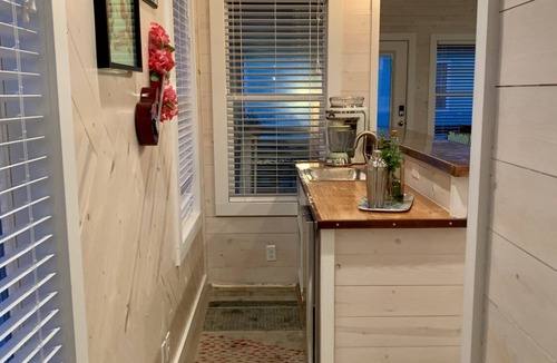 Port Aransas House | Havana Daydreamin'-Private Heated Pool,Tiki bar, Shuffleboard,close to beach