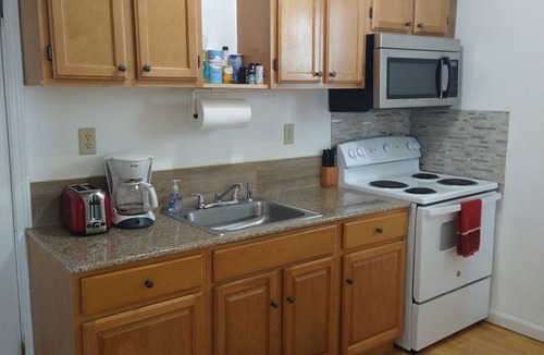 Central Square Cottage | Have a restful vacation on Oneida Lake: full house, yard, and lakefront property