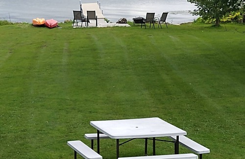 Central Square Cottage | Have a restful vacation on Oneida Lake: full house, yard, and lakefront property