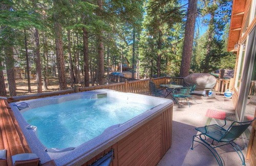 North Upper Truckee House | Hawks View Hideaway by Lake Tahoe Accommodations