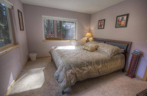 North Upper Truckee House | Hawks View Hideaway by Lake Tahoe Accommodations