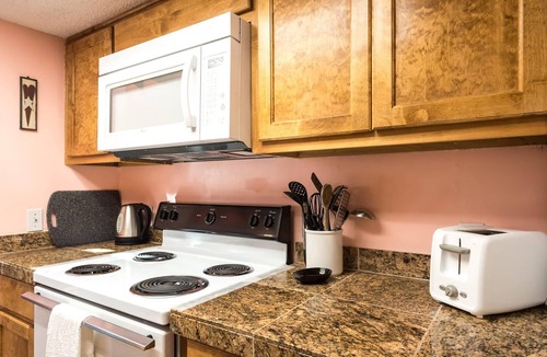 Barton Hills Condo | Heart House: View, king bed; .33 mi to Barton Springs/Zilker Park, @2 mi to DT!