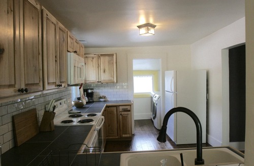 Glenwood Springs Apartment | Heart of downtown, huge rooftop patio and air conditioning!