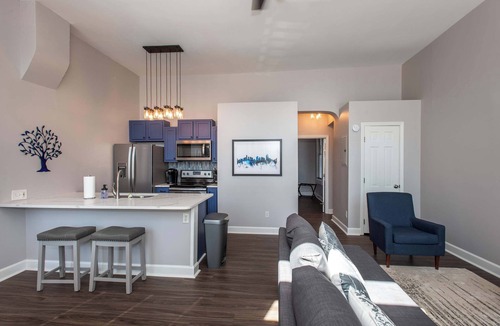 Covington Condo | Heart of Mainstrasse Apt 1