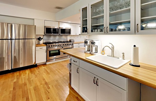 Glenn Haven Shores House | Heated Indoor Pool, Fast Wifi, 5 Acres of Fenced Privacy