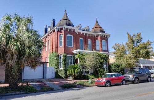 Historic Downtown Savannah House | Heated Pool Access | 5*Clean | Flex Cancelation