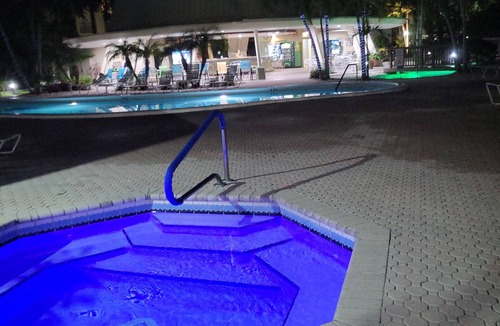 Fort Lauderdale Condo | Heated pool, jacuzzi, cedar saunas, BBQs, billiard/shuffleboard table, darts