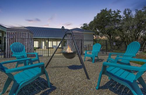 Sabinal House | Heated Pool Movie Theater Hot Tub Games Sleeps 28