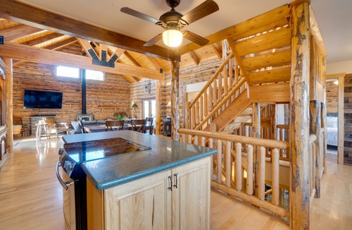 Parker House | Heated Pool + Mtn Views: Log Cabin in Parker!