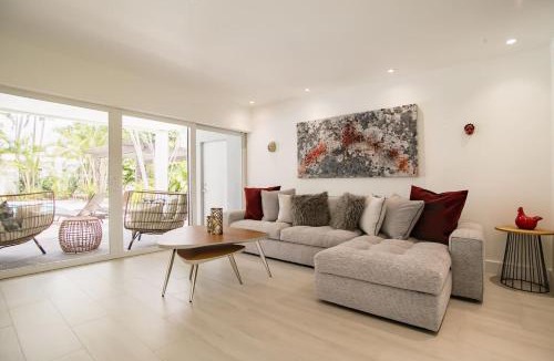 Harbor Beach House | Heated Saltwater Pool Beach Location NYC Art