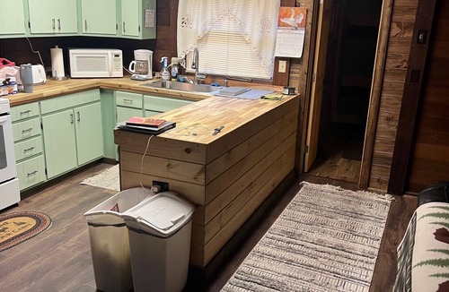Ulysses Cabin | Hemlock Hideaway - A cozy cabin retreat close to Potter County's favorite sites!