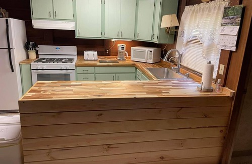 Ulysses Cabin | Hemlock Hideaway - A cozy cabin retreat close to Potter County's favorite sites!