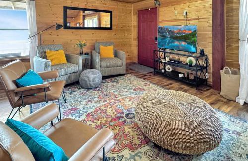 Elkins House | Henbest Hideaway Cabin Boston mountains -Millcreek