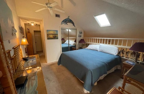 Port Isabel House | Heron's Sea Cottage with view of Space X and just minutes from South Padre Island