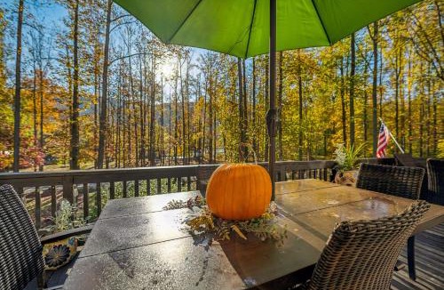 Great Cacapon House | Herons Rest - Riverfront, Fire Pit, All seasons Porch, Grill, Games, Fishing, Deck, Wifi, River view