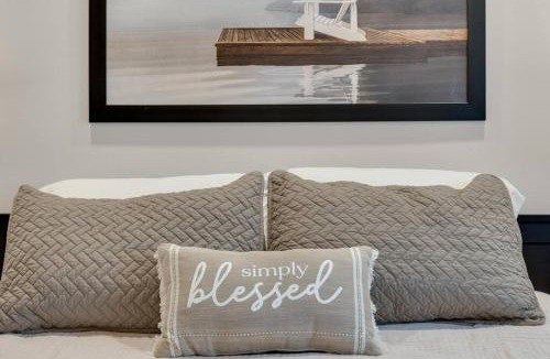 Berlin Apartment | Hickory Suite - Main Street Lodge in Berlin