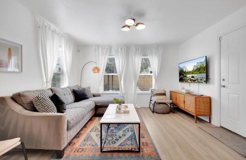 Jacksonville Beach House | {Hidden Gem} Beach Home Blocks from Ocean +6 Bikes