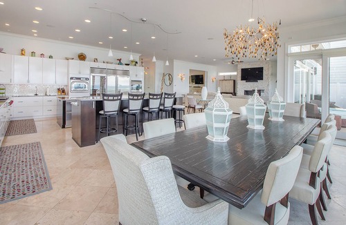 Grand Beach House | High-end lakefront home with poker table, infinity pool, pool table & WiFi