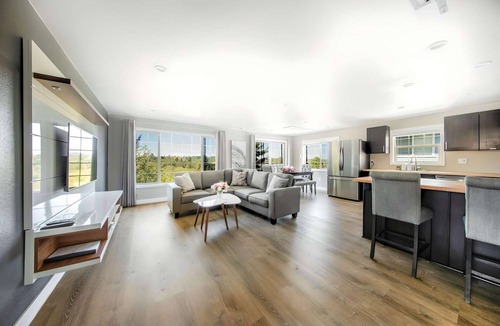 Riverview House | High Point Guesthouse - near Gardens, close to Downtown