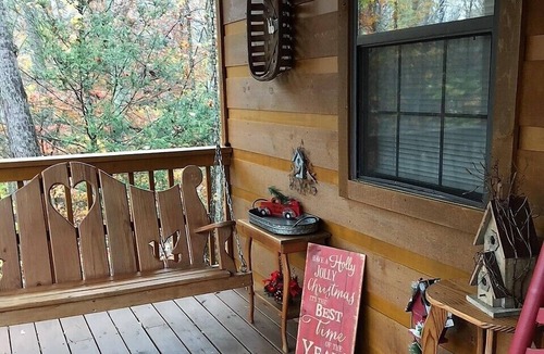 Wears Valley Cabin | HIGHER GROUND - 2 bdrms with king & 2 private baths, gas fireplace & more