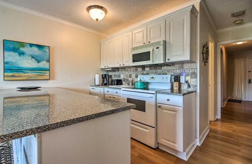 Folly Field Apartment | Hilton Head Island Condo with Pool Steps to Beach!