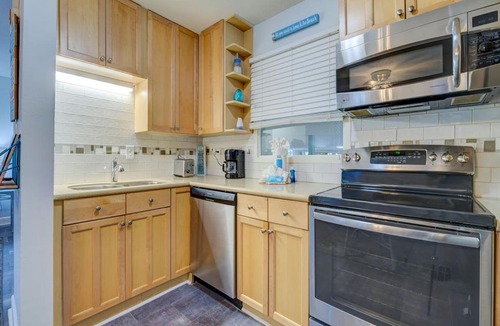 Palmetto Dunes Apartment | Hilton Head Resort 3411, 2 Bedroom, Sleeps 4, Heated Pool, Gym, Hot Tub