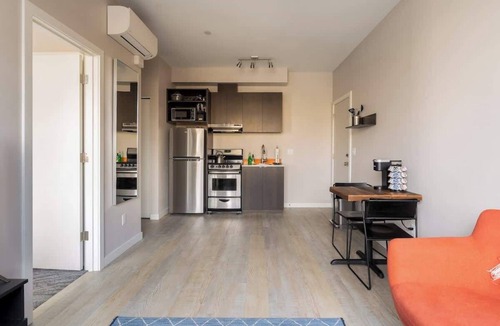 Ladd's Addition Apartment | Hip 1BR Retro-Modern Vibes Prime SE Spot