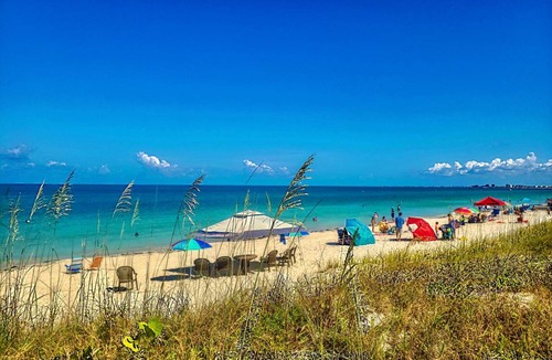 Pass-a-Grille Historic District Apartment | Historic Pass-A-Grille Beach Club Gulf Way 701-5