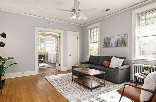 Hillsboro Village Apartment | Historic Apt- Home to Willie+Kristofferson in 70s!