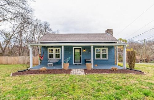 Inglewood House | Historic East Nash Sleeps 6