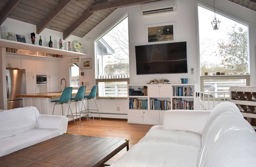 Montauk House | Hither Hills Beach Retreat; Walk to Ocean Beach & Town; Pool; Jacuzzi; Kid Ready