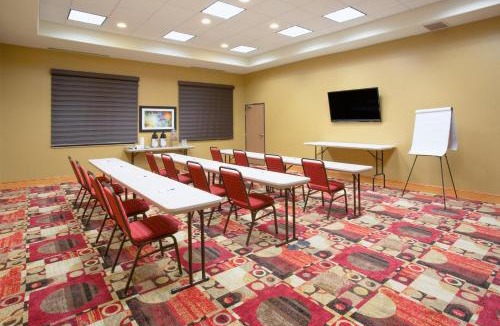 Truth or Consequences Hotel | Holiday Inn Express & Suites Truth Or Consequences by IHG