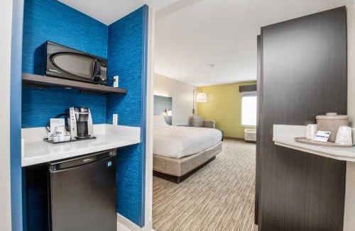 Delafield Hotel | Holiday Inn Express - Delafield by IHG