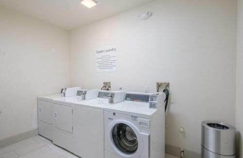Carlsbad Hotel | Holiday Inn Express Hotel & Suites Carlsbad by IHG