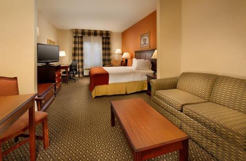 Chambersburg Hotel | Holiday Inn Express & Suites by IHG Chambersburg by IHG