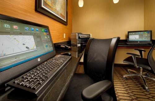 Chambersburg Hotel | Holiday Inn Express & Suites by IHG Chambersburg by IHG