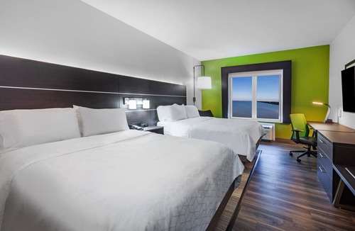 Port Lavaca Hotel | Holiday Inn Express & Suites Port Lavaca by IHG