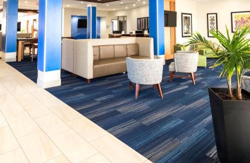 Commerce Hotel | Holiday Inn Express & Suites - Commerce by IHG