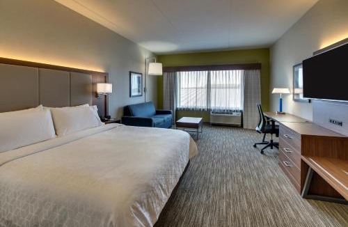 Findlay Hotel | Holiday Inn Express & Suites Findlay North by IHG