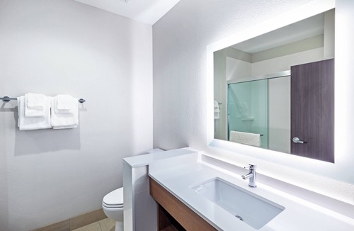 Sanger Hotel | Holiday Inn Express & Suites Denton - Sanger by IHG